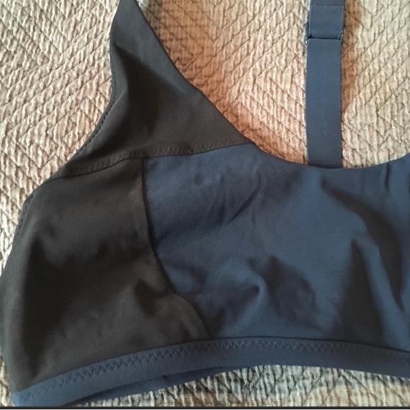 ❗️ 𝐅𝐈𝐍𝐀𝐋 𝐏𝐑𝐈𝐂𝐄 𝗗𝗢𝗡𝗔𝗧𝗜𝗡𝗚 𝟔/𝟭 LULULEMON Sᴘᴏʀᴛs Bʀᴀ ᴍᴇᴅɪᴜᴍ 6 - Picture 2 of 3